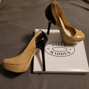 Steve Madden Platform Heels...Nude/Black